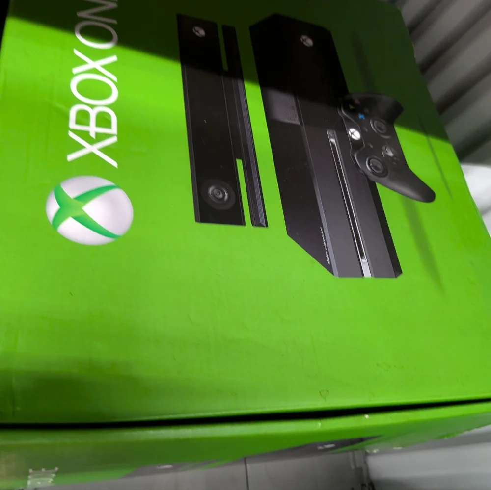 XBOX ONE 500GB Model 1540/1520 W/ Extra Games